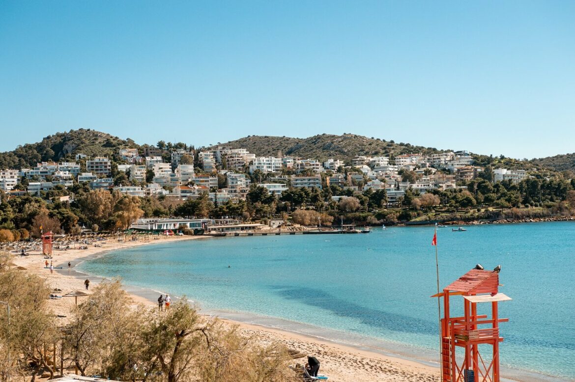 Vouliagmeni S Beaches The Ultimate Guide To Relaxing And Swimming Knowing Greece